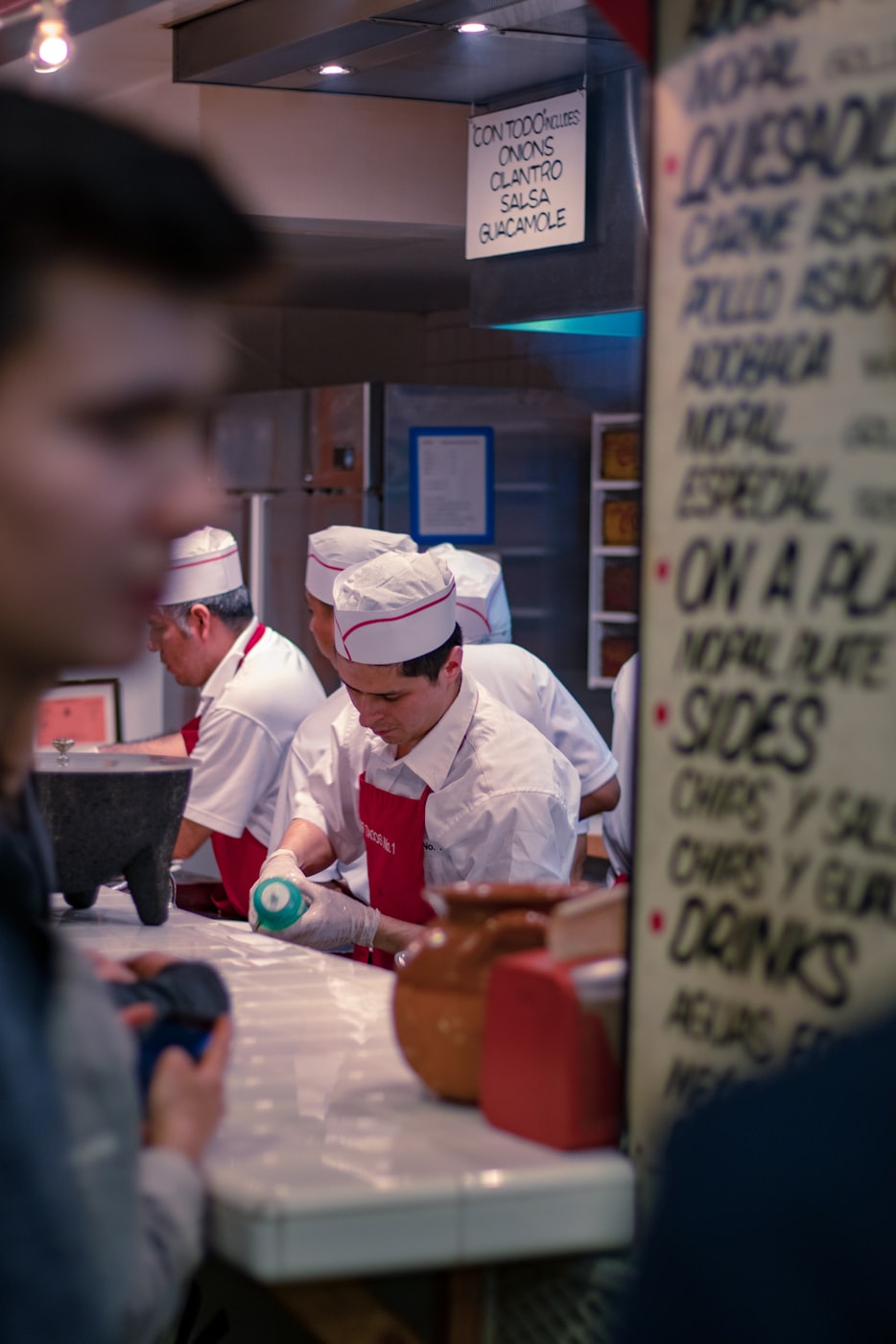 95亿人次流动与20亿票房背后的归途交响：春运数字里的中国叙事