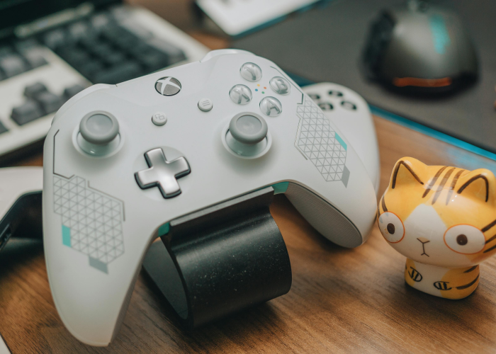 还有我们的数字灵魂、当游戏外挂吞噬的不只是公平、月影之下 77