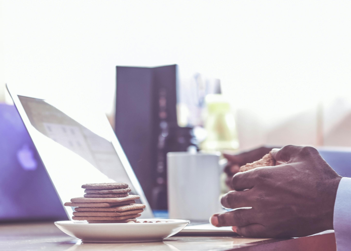 一座超大型城市的极限压力测试，深圳新增25例本土确诊