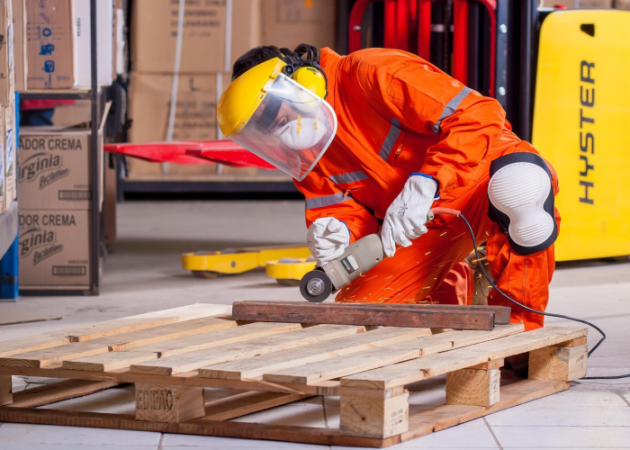 15例背后的守望：疫情微光中的人间星火与韧性长河