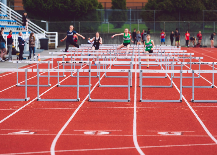 一座城市的双重轨迹，坚守与复苏之间，毕节疫情最新消息 X