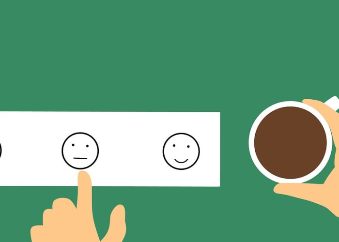 上海新增2+3：霓虹灯下的哨兵与一座城市的精密心跳