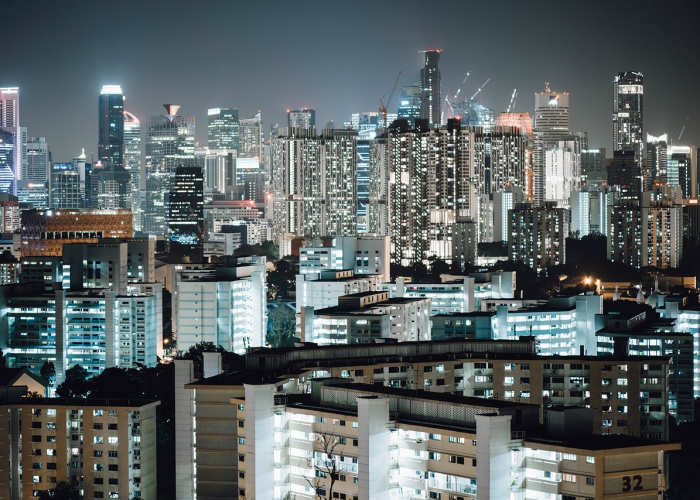 发烧成为常态与千万人网格：城市免疫系统的沉默演练