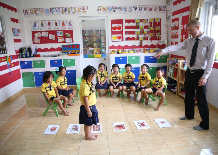 25例本土确诊背后的城市免疫系统大考；[深圳疫情再起] J