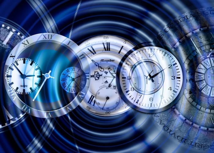 F 在严峻复杂中淬炼韧性之城；北京疫情防控 90