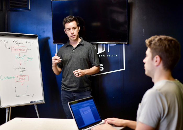 V 【从通行证到生活服务枢纽的深层变革】、湖北健康码再升级