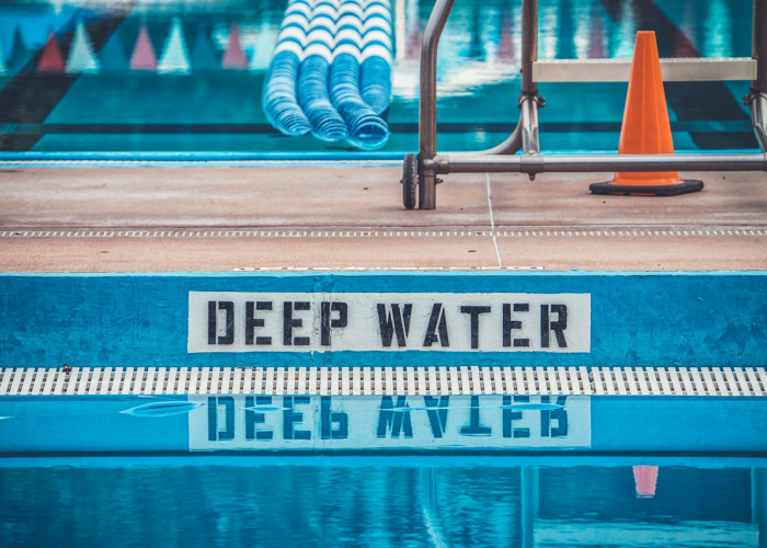 大连湾街道高风险调整，社区体温的微妙变化与海岸线上的免疫长城