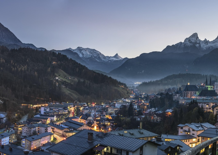 18例新增确诊背后的社会图景：微光汇聚的守望，与一座城市的温度