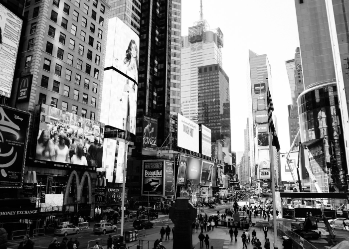 是73个家庭的牵挂与14亿人的共同担当，数字背后，[31省份新增本土73例] N