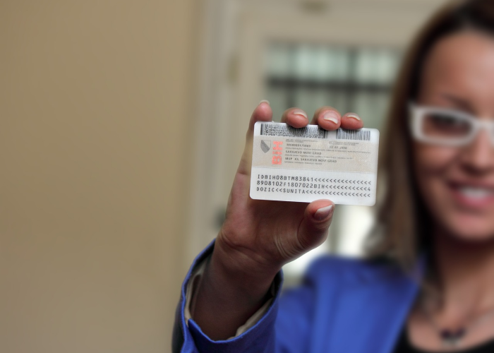 织就城市抗疫的精密之网；一条条时间线；(唐山公布确诊病例活动轨迹) L