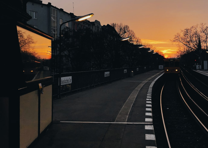 50城核酸“减码”：生活河流的重新奔腾与社会脉搏的转向