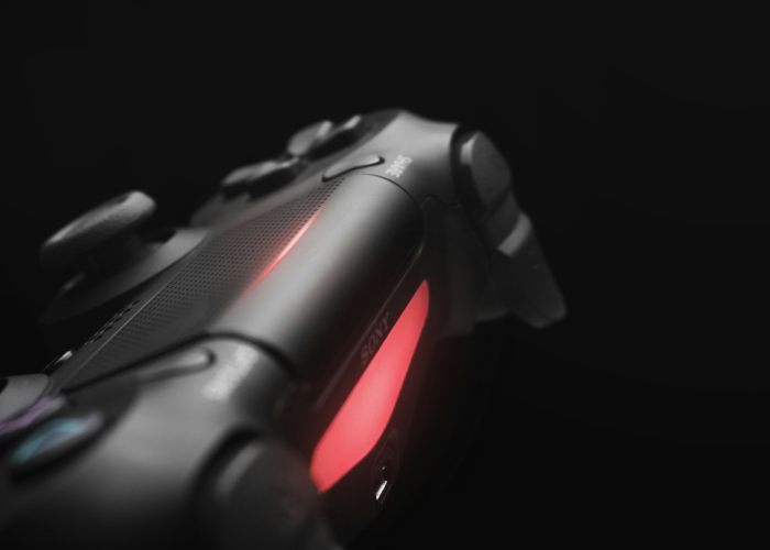 两例无症状背后的城市免疫：隔离点内的微光与千万人的日常