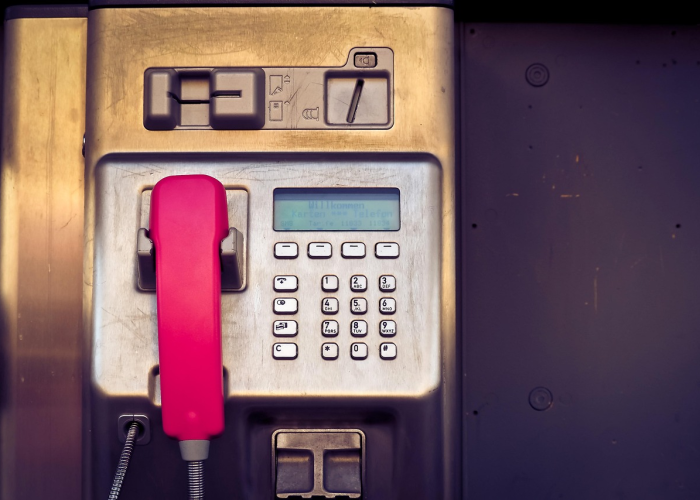 新郑机场电话24小时服务热线：60条线路守护4万次问询，归途迷途中的声音灯塔，现代航空枢纽的毛细血管