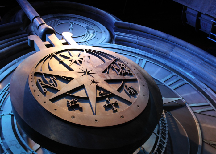 一场跨越次元的认知博弈，从卡牌对弈到文化符号，CCG