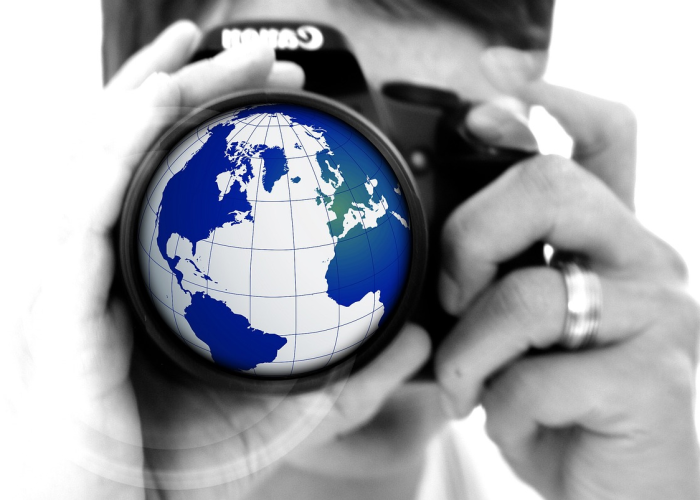 (顶住第一波疫情能迎来曙光)，病毒专家 B 78