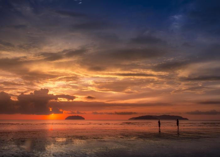 是无数个不眠夜的坚守，数字背后，新疆新增22例确诊