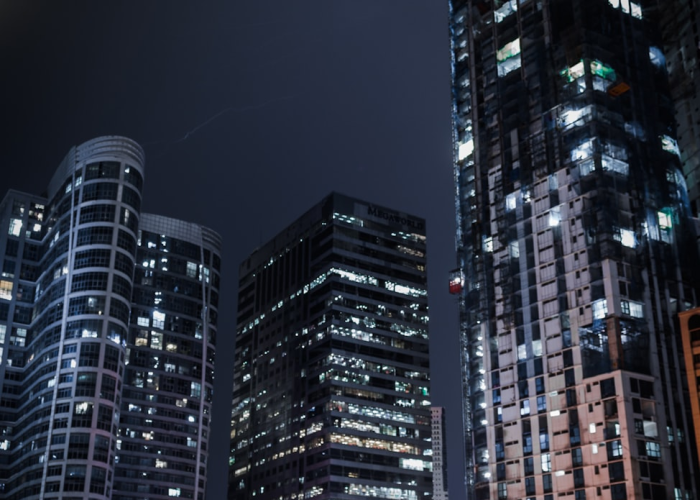 禄口机场的隐秘伤痕，当消毒水混入泪水，保洁员沉默的机场 L 29