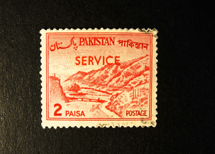 被借走的假期与疲惫的现代性寓言,《五一调休》