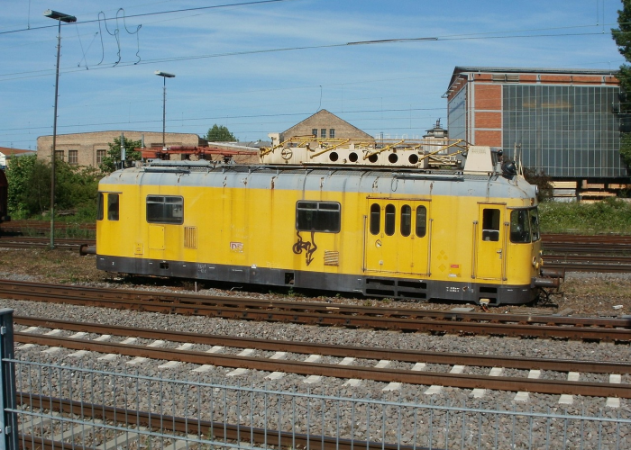 城市向下生长背后的致命陷阱，郑州暴雨39人地下空间溺亡 K