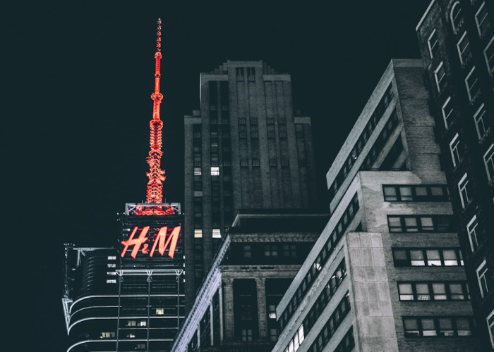 {冷链惊雷与信任重构的全民一课}，巧乐兹雪糕阳性事件2022