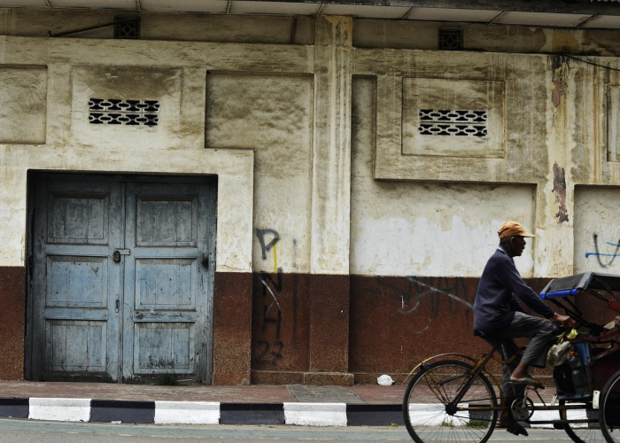 18例无声的警示：疫情长河中的个体漂流与城市守望